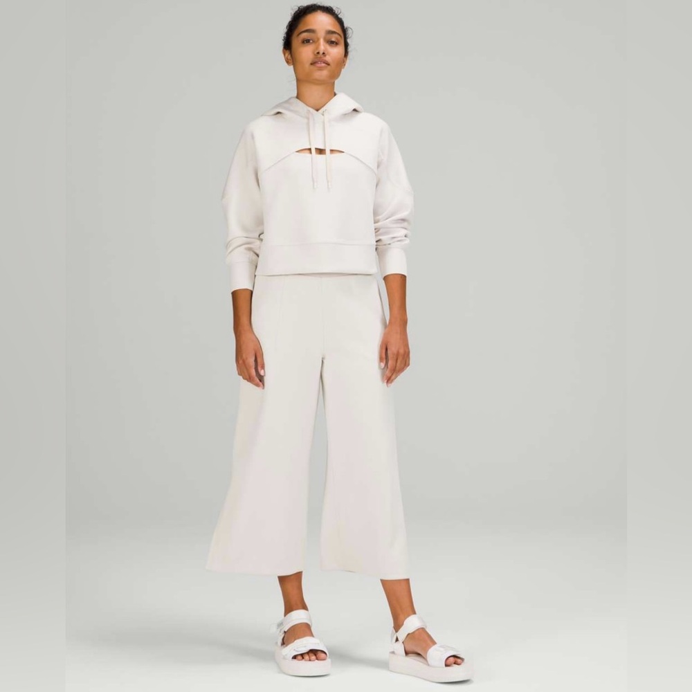 Soft Ambitions High Rise Crop *Softstreme size 2 in White Opal
